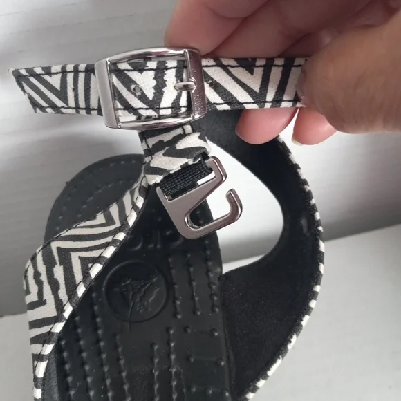 Crocs Black and White Patterned Wedge Platform Sandals Anckle Strap Sz 10w - Picture 7 of 12